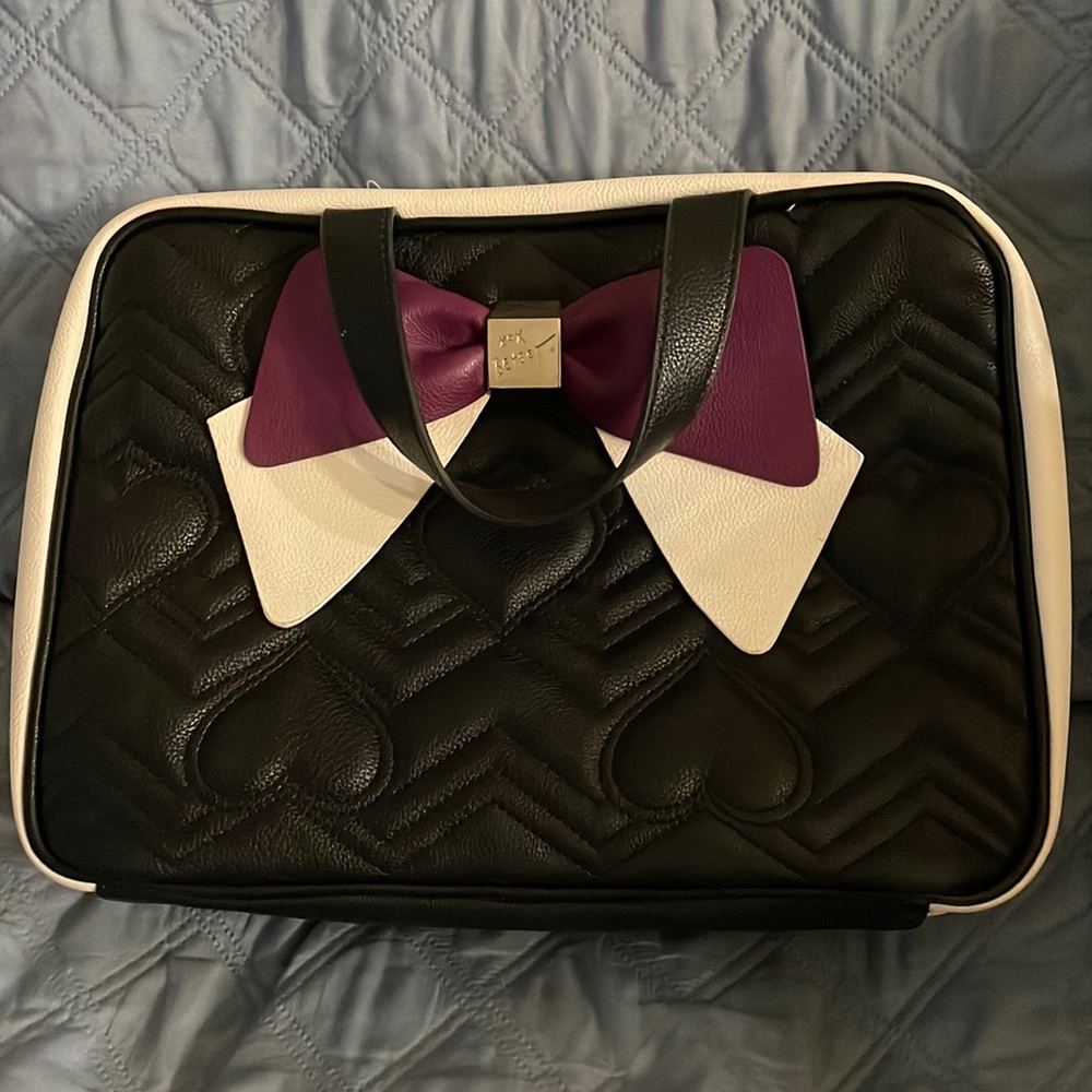 Betsy Johnson heart quilted traveling bag